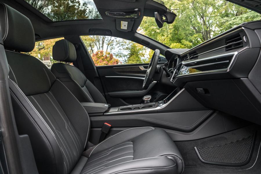 Интерьер Audi A7 Sportback 3.0 TFSI Quattro 2018 года  (NA) (фото 13 из 39)